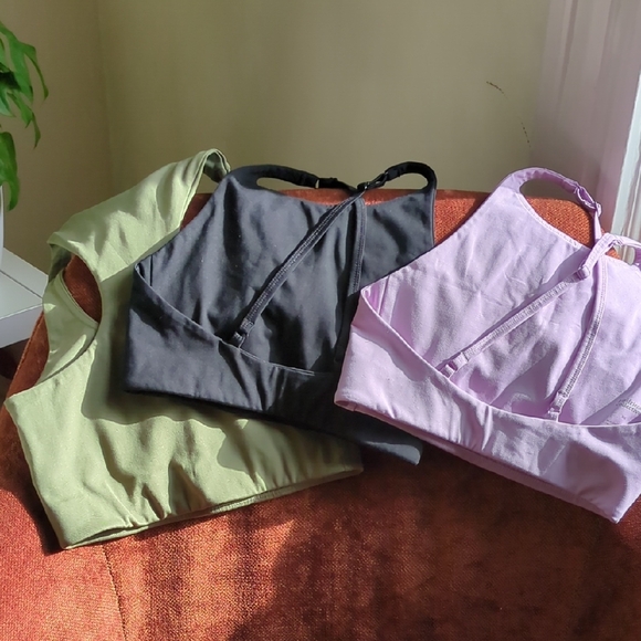 Bundle of girlfriend collective bra/crop tops - Picture 2 of 2